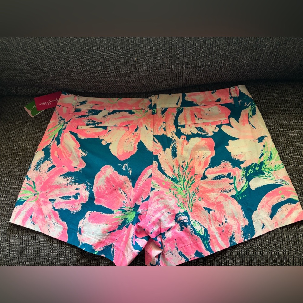Lilly Pullitzer Calloway shorts. NEW WITH TAGS!! - Picture 2 of 3